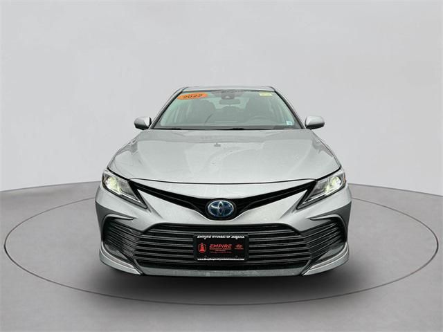 2022 Toyota Camry Hybrid LE