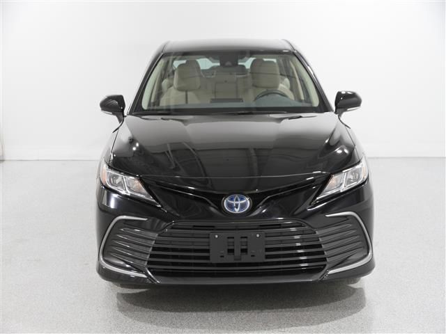 2022 Toyota Camry Hybrid LE