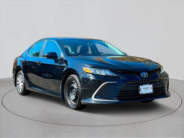 2022 Toyota Camry Hybrid LE