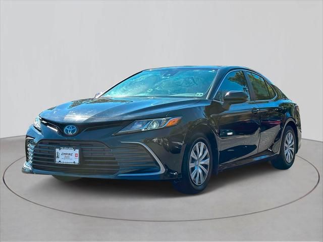 2022 Toyota Camry Hybrid LE