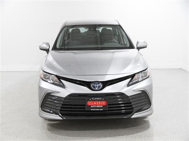 2022 Toyota Camry Hybrid LE