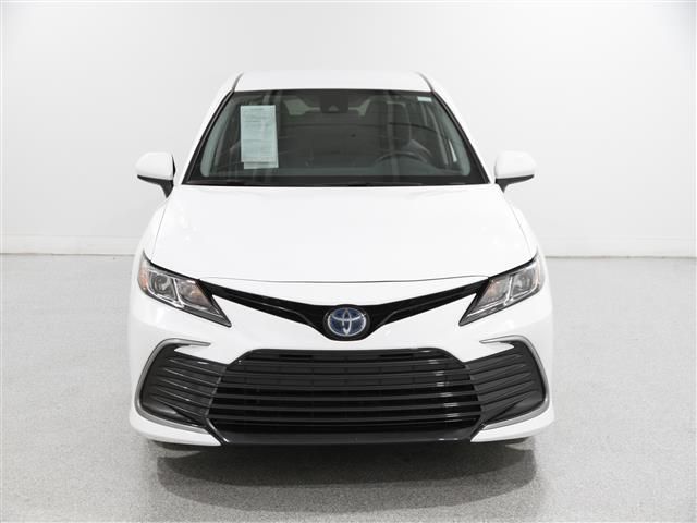 2022 Toyota Camry Hybrid LE