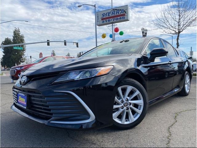 2022 Toyota Camry LE