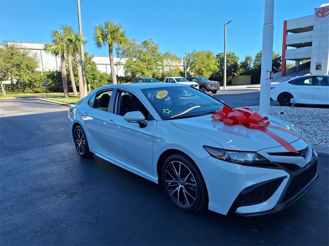 2022 Toyota Camry SE