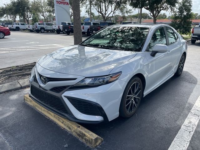 2022 Toyota Camry SE