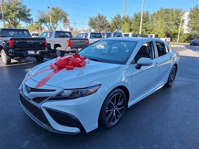 2022 Toyota Camry SE