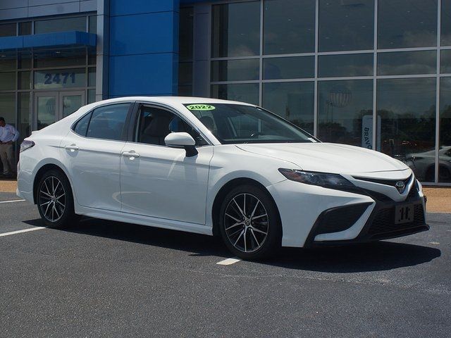 2022 Toyota Camry SE