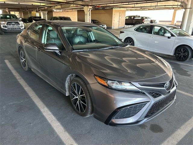 2022 Toyota Camry SE