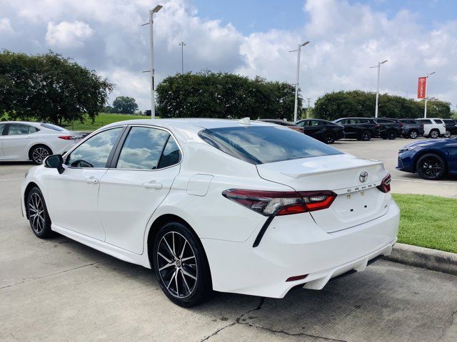 2022 Toyota Camry SE