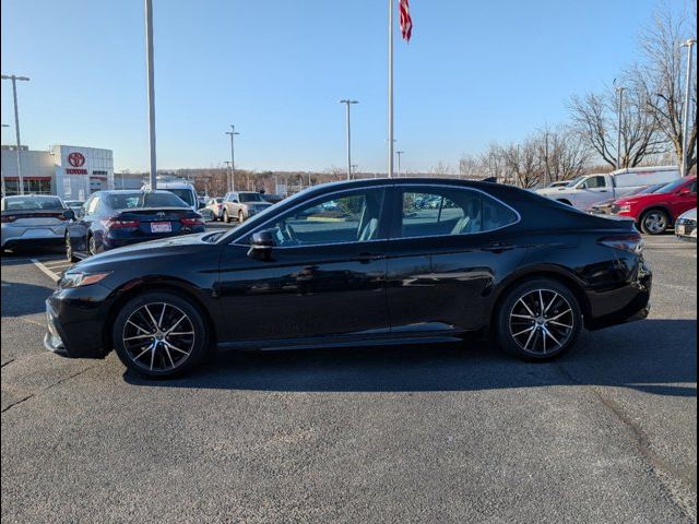 2022 Toyota Camry SE