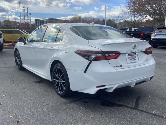 2022 Toyota Camry SE