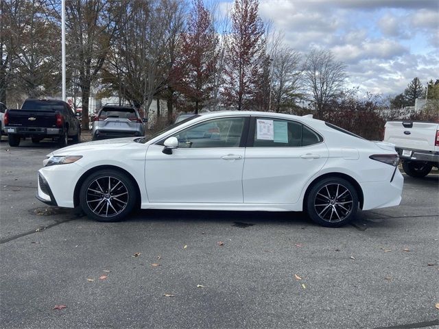 2022 Toyota Camry SE