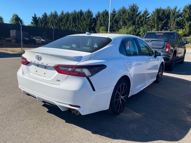 2022 Toyota Camry SE