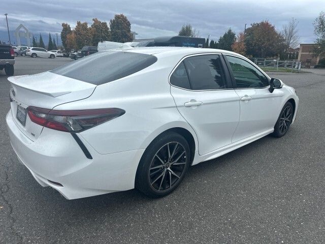 2022 Toyota Camry SE