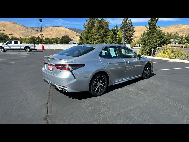 2022 Toyota Camry SE