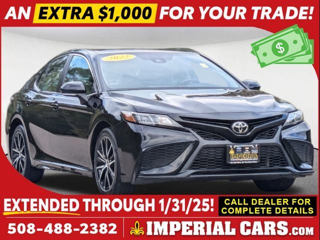 2022 Toyota Camry SE