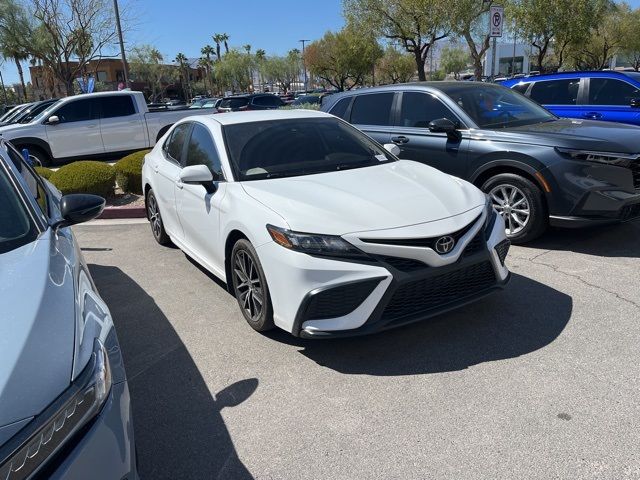 2022 Toyota Camry SE