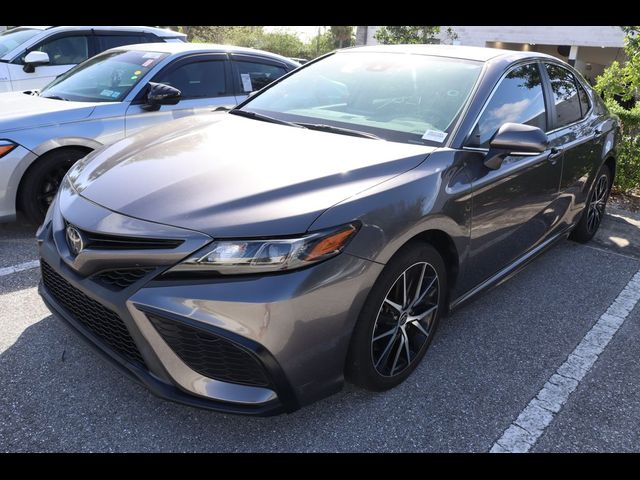 2022 Toyota Camry SE