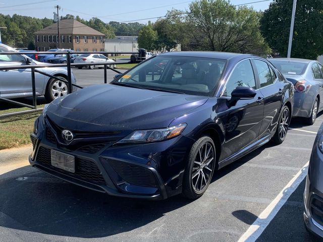 2022 Toyota Camry SE