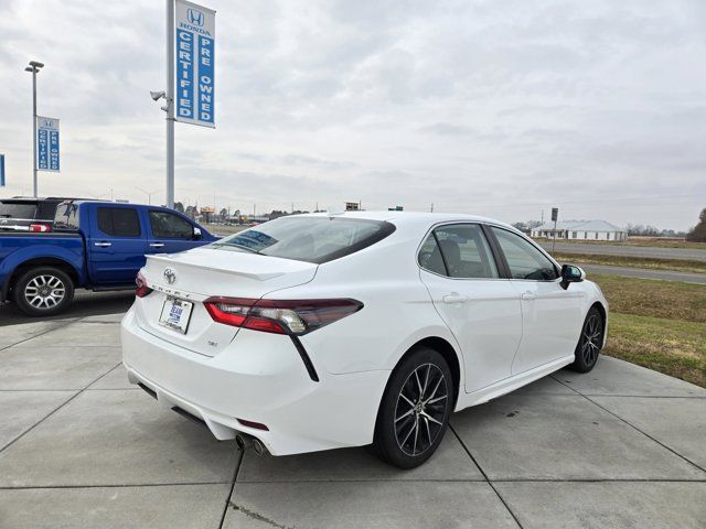 2022 Toyota Camry SE