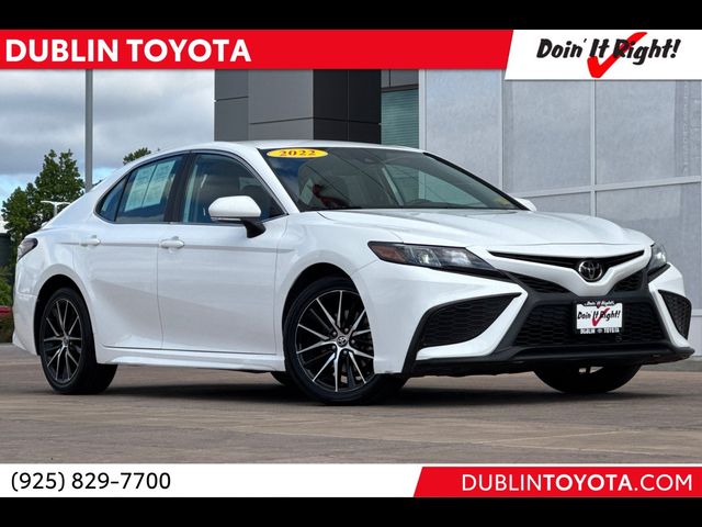 2022 Toyota Camry SE