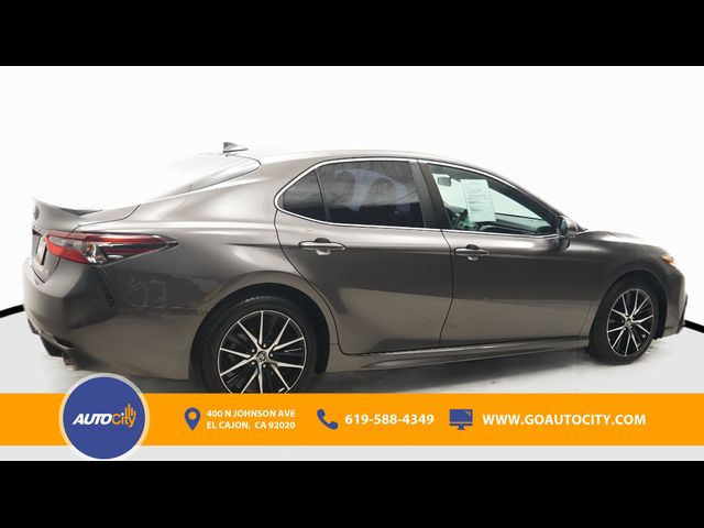 2022 Toyota Camry SE