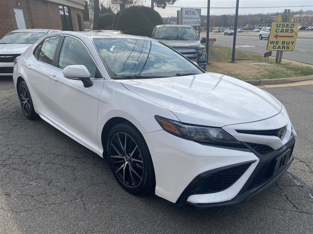 2022 Toyota Camry SE