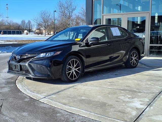 2022 Toyota Camry SE