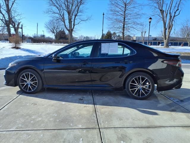 2022 Toyota Camry SE