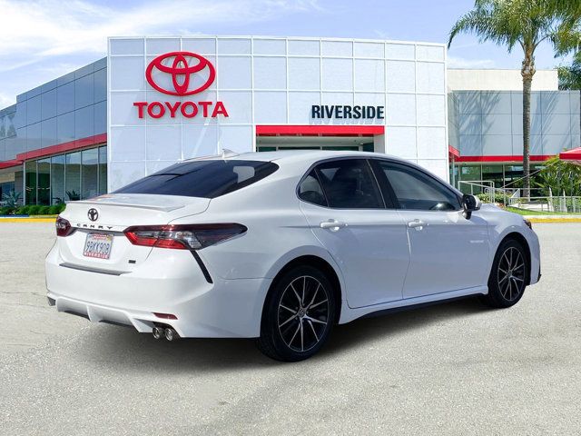 2022 Toyota Camry SE