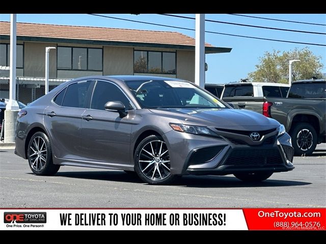 2022 Toyota Camry SE