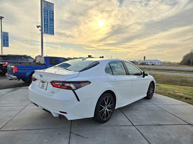 2022 Toyota Camry SE