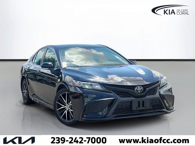 2022 Toyota Camry SE
