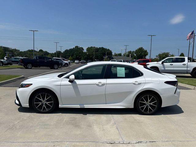 2022 Toyota Camry SE