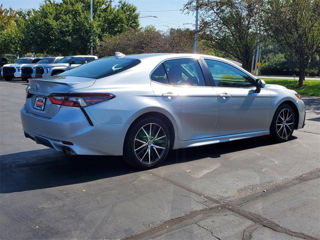 2022 Toyota Camry SE