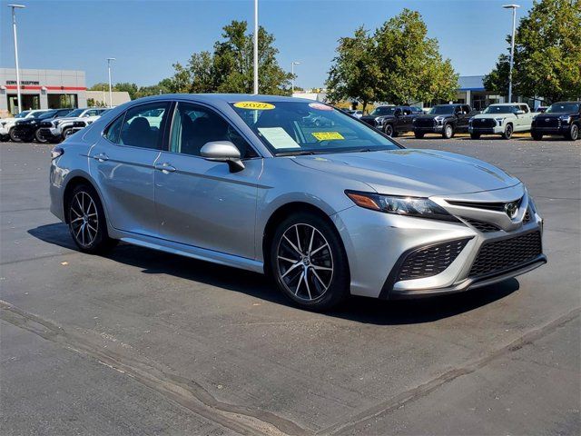 2022 Toyota Camry SE