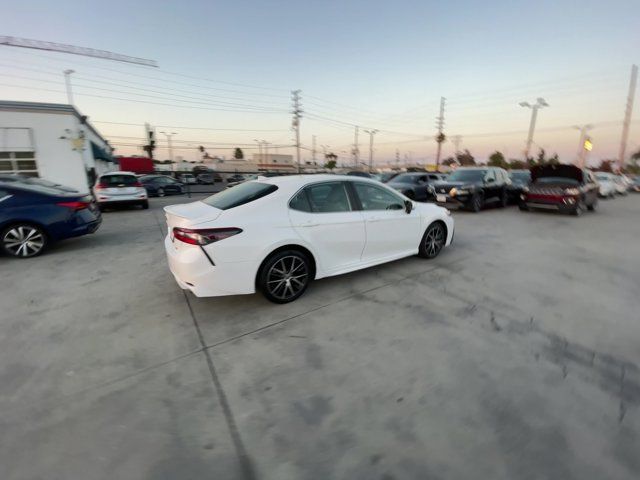 2022 Toyota Camry SE