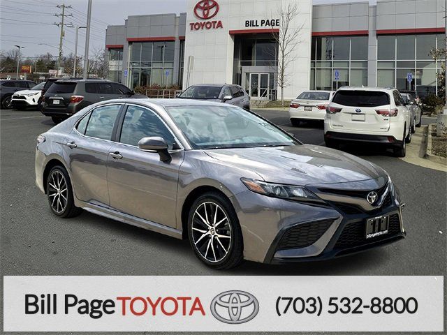 2022 Toyota Camry SE