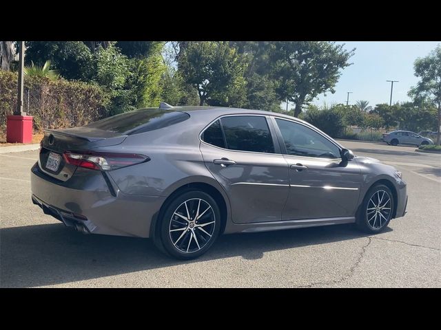 2022 Toyota Camry SE