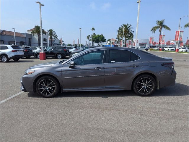 2022 Toyota Camry SE