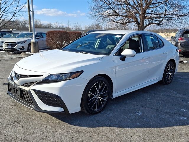 2022 Toyota Camry SE