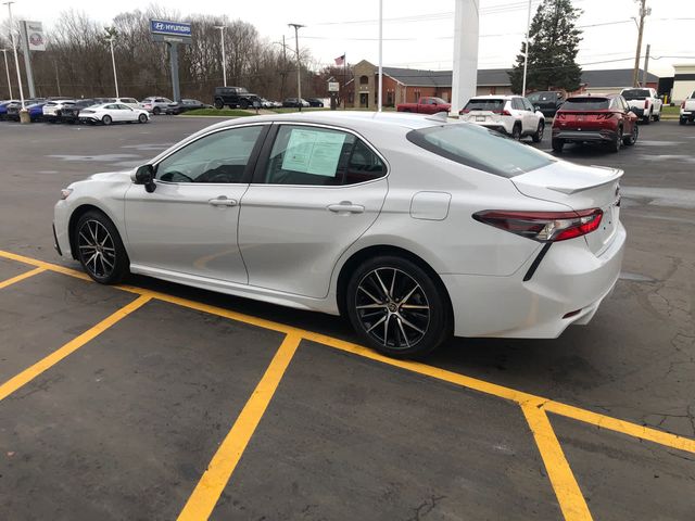 2022 Toyota Camry SE