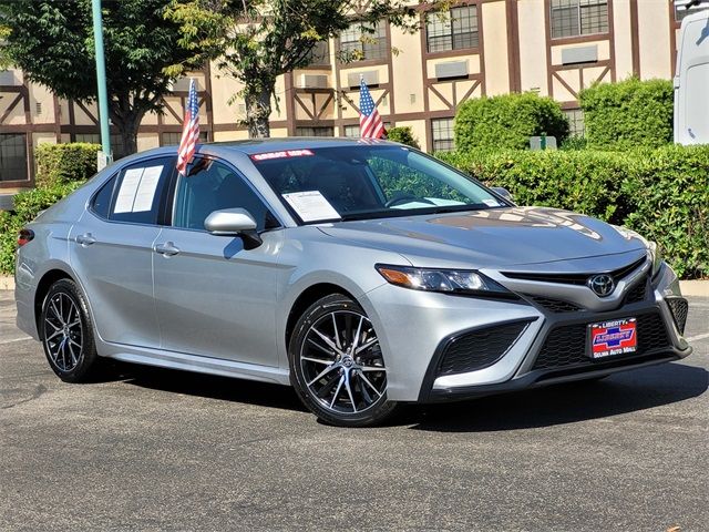 2022 Toyota Camry SE