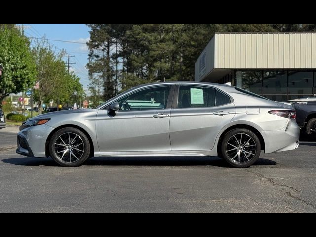 2022 Toyota Camry SE
