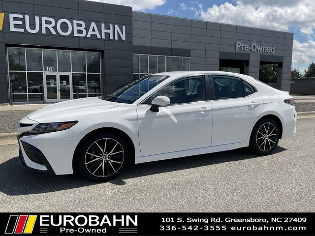 2022 Toyota Camry SE