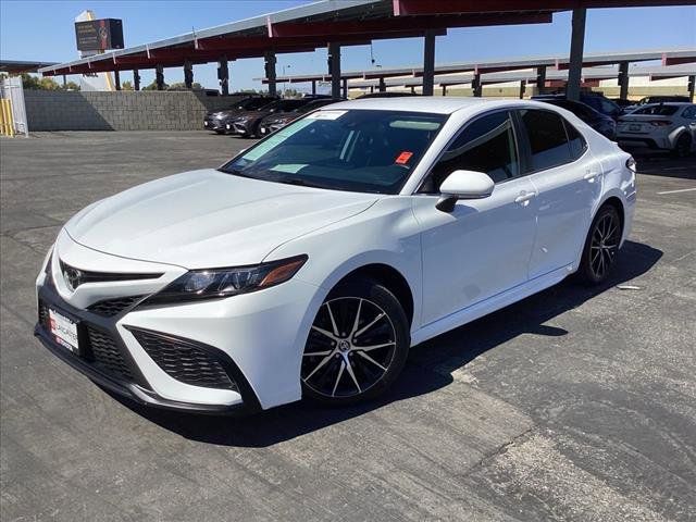 2022 Toyota Camry SE