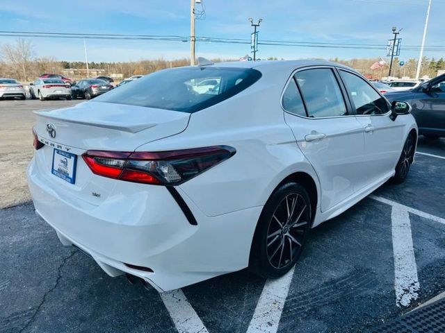 2022 Toyota Camry SE