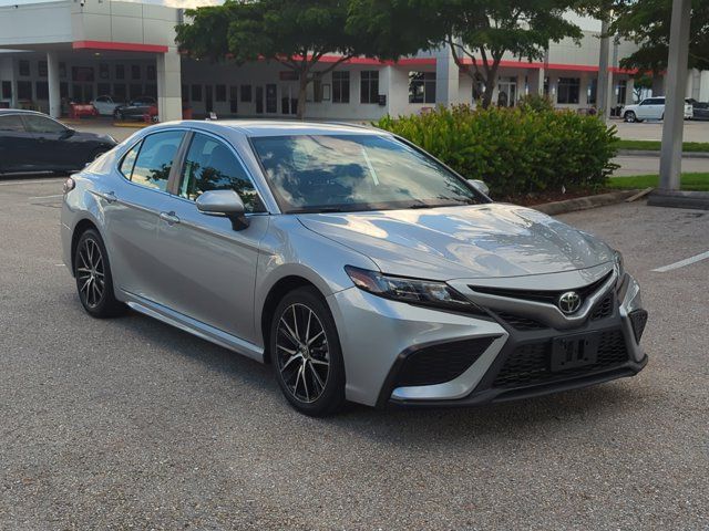 2022 Toyota Camry SE