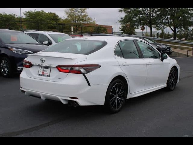 2022 Toyota Camry SE