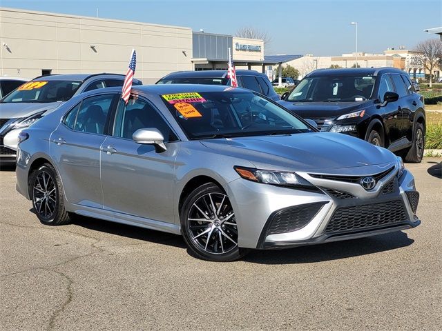 2022 Toyota Camry SE